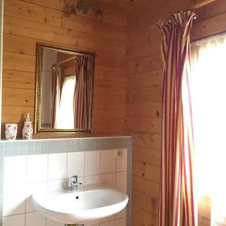 Ruhiges Sommerhaus Mit Garten Ferienhaus Greifswald